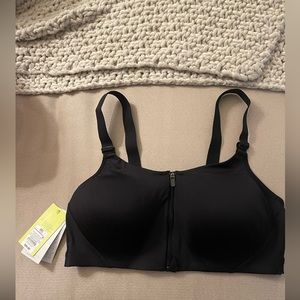 NWT high support sport bra in black size 38C